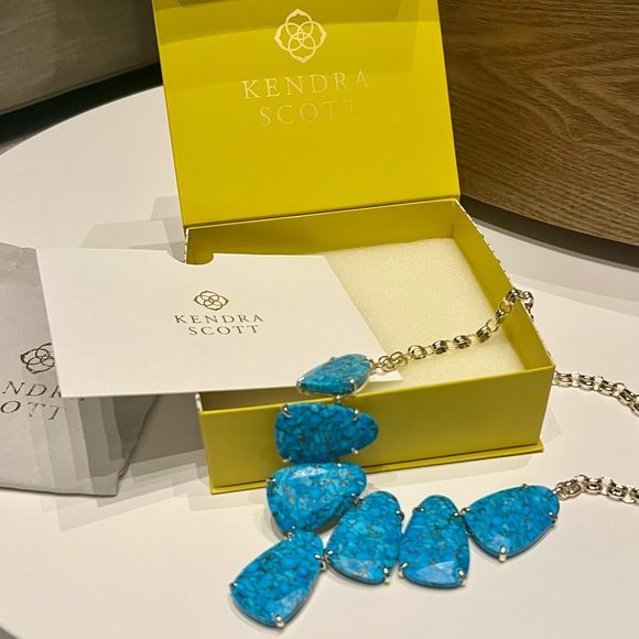 Kendra Scott Harlow Statement Necklace in Bronze Veined Turquoise - Picture 4 of 9